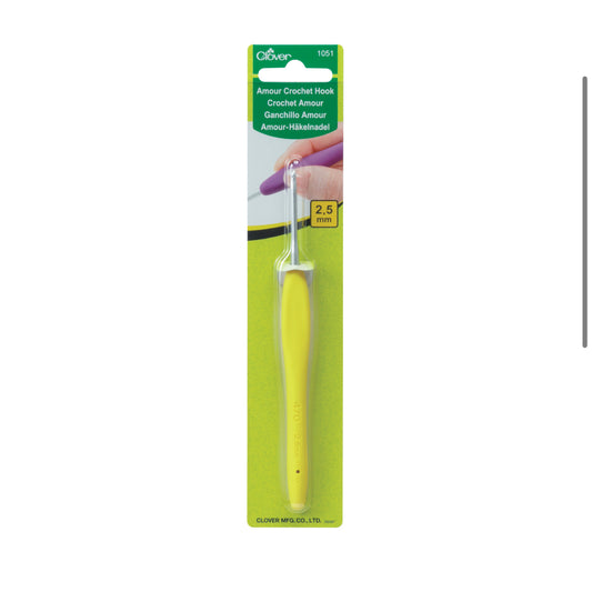 Clover Amour Crochet Hook Size 2.5mm